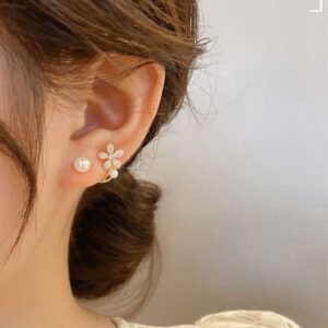 Flora Pearl Studs