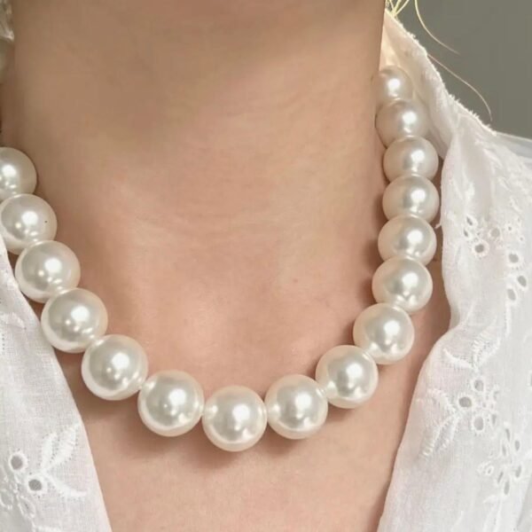 Meadow Pearl Necklace