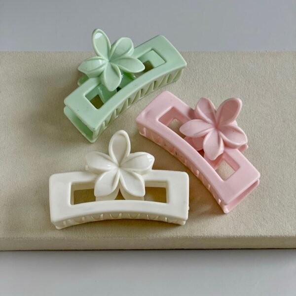 Flora Claw Clip - Image 2
