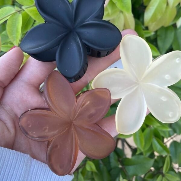 Pastel Lotus Claw