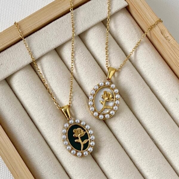 Amelia Pendant