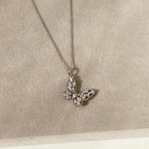 Alara Flutter Pendant