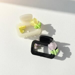 Dreamy Tulip Claw Clip